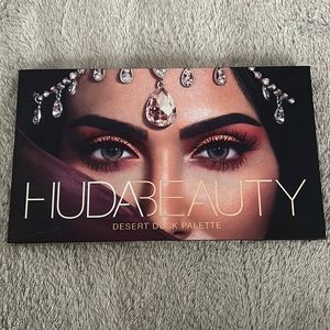HUDA BEAUTY desert dusk, eyeshadow palette